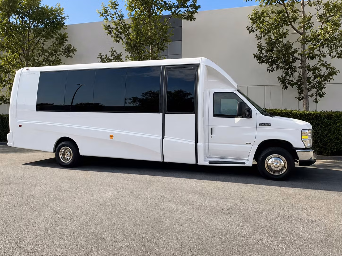 15 passenger minibus